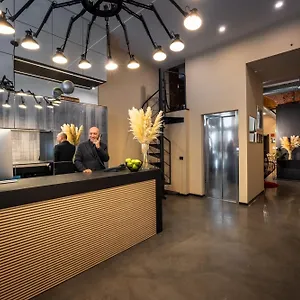 4* מלון Globus Urban
