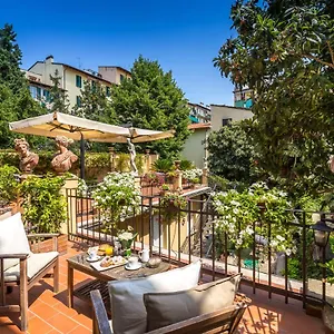 Ungherese Small Luxury Firenze